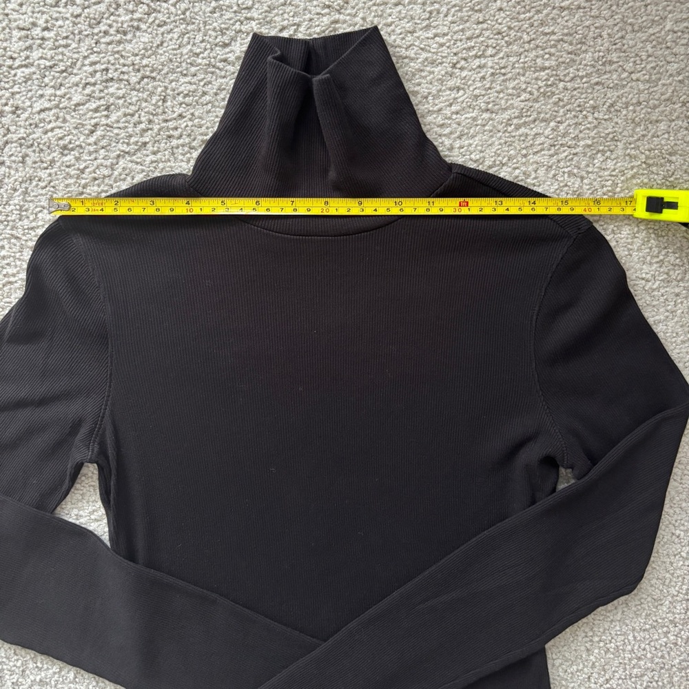 Dynamite Turtleneck - Picture 2 of 7